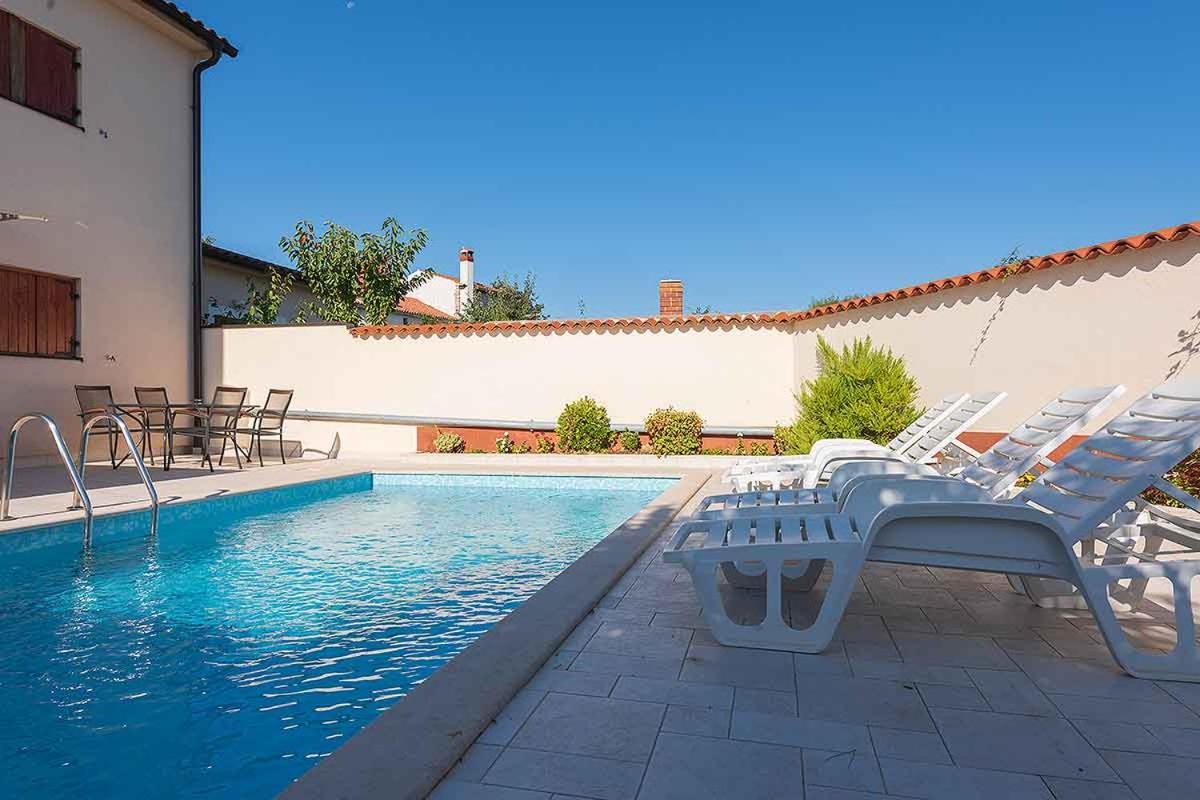 House Melly With Swimming Pool Villa Rovinjsko Selo Buitenkant foto
