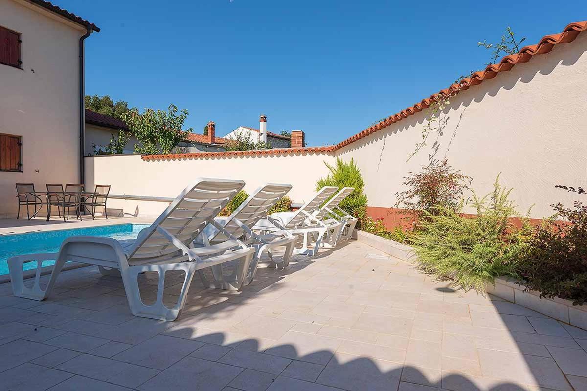 House Melly With Swimming Pool Villa Rovinjsko Selo Buitenkant foto