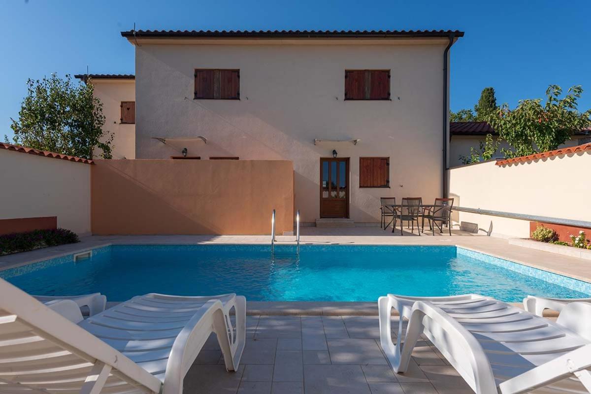 House Melly With Swimming Pool Villa Rovinjsko Selo Buitenkant foto