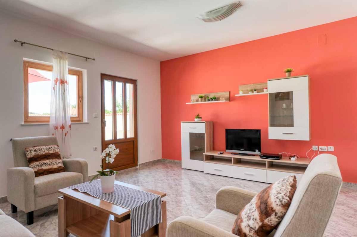 House Melly With Swimming Pool Villa Rovinjsko Selo Buitenkant foto